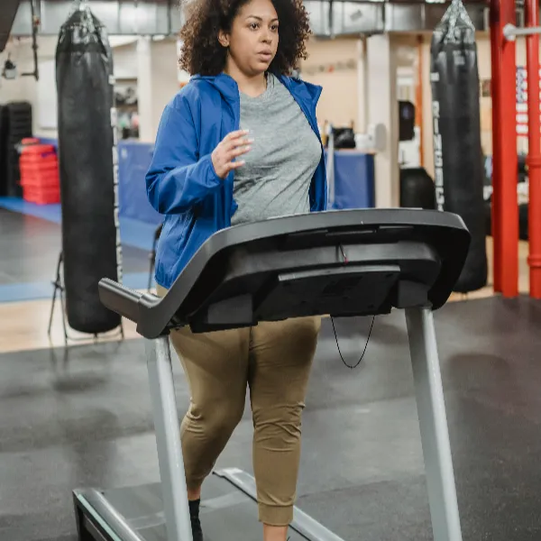 a que velocidad correr en la cinta para quemar grasa